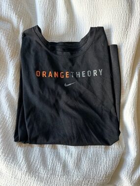 Orangetheory Nike coach long sleeve small